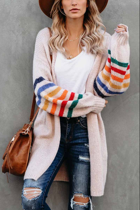 Prendas de abrigo festoneadas con bolsillos y estampado de rayas informales a la moda