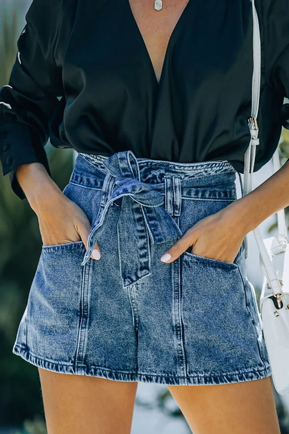 Elegantes pantalones cortos vaqueros de cintura alta con bolsillo sólido y cinturón