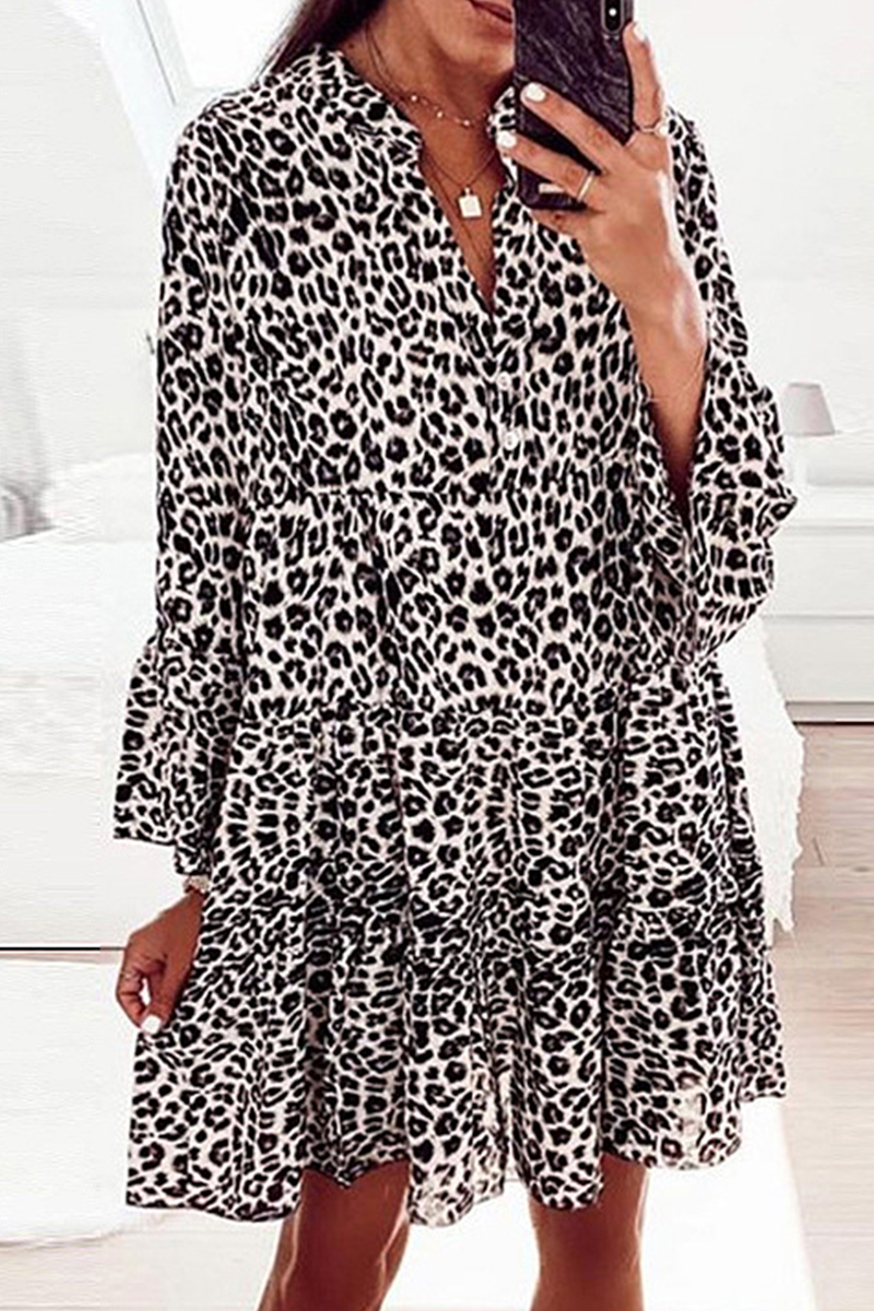 Vestidos casuales con estampado de patchwork, volantes, cuello en V y falda pastel