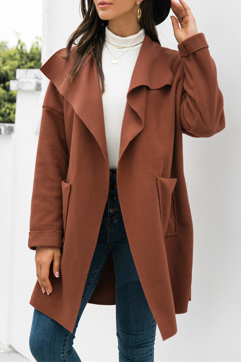 Prenda exterior informal de cuello vuelto con bolsillos laterales divididos