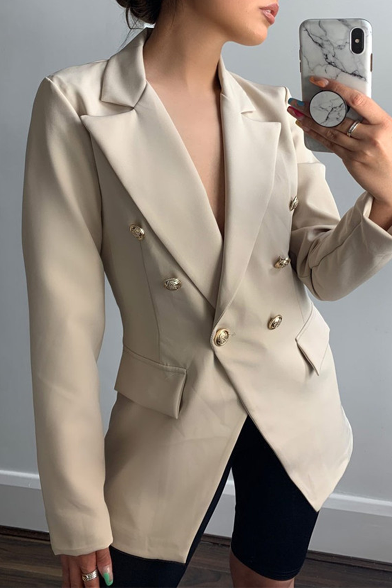 Elegante prenda exterior con cuello vuelto, hebilla de unión dividida sólida