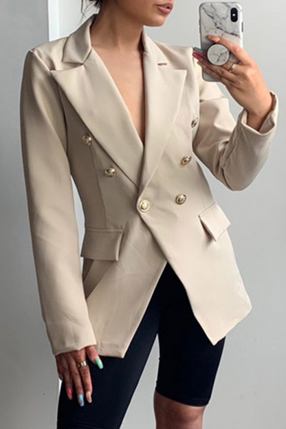 Elegante prenda exterior con cuello vuelto, hebilla de unión dividida sólida