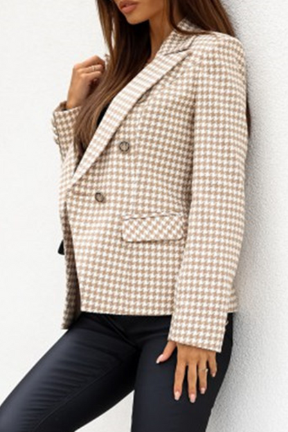 Prenda exterior informal de calle con cuello vuelto y hebilla de patchwork a cuadros