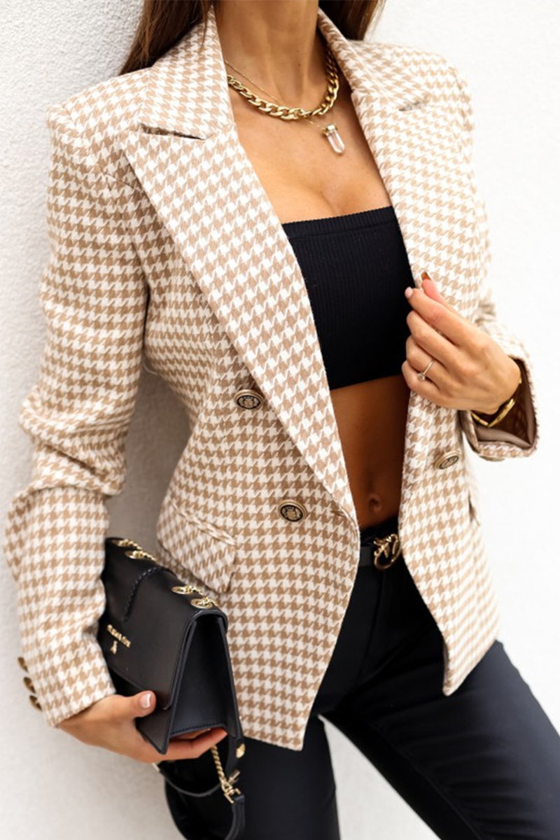 Prenda exterior informal de calle con cuello vuelto y hebilla de patchwork a cuadros