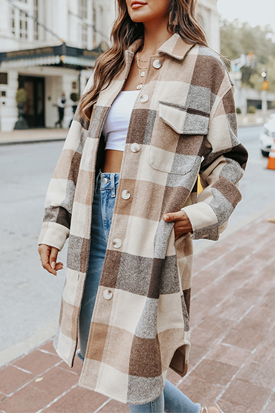 Prenda exterior informal de cuello vuelto con hebilla y bolsillo a cuadros