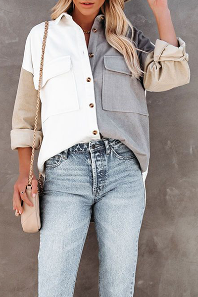 Blusa informal con cuello vuelto, hebilla y bolsillo de patchwork en contraste