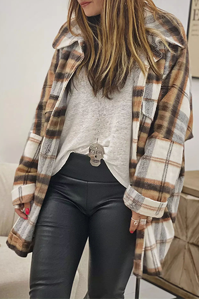 Prenda exterior informal de cuello vuelto con hebilla y bolsillo a cuadros