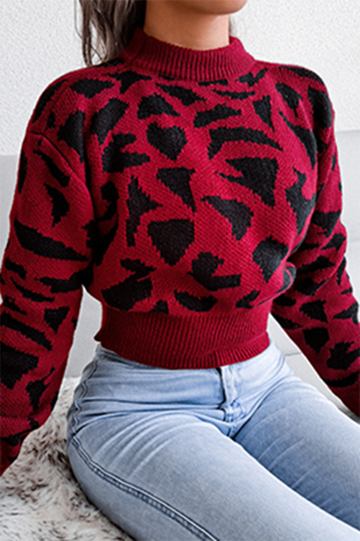 Tops casuales con cuello redondo, abertura y contraste