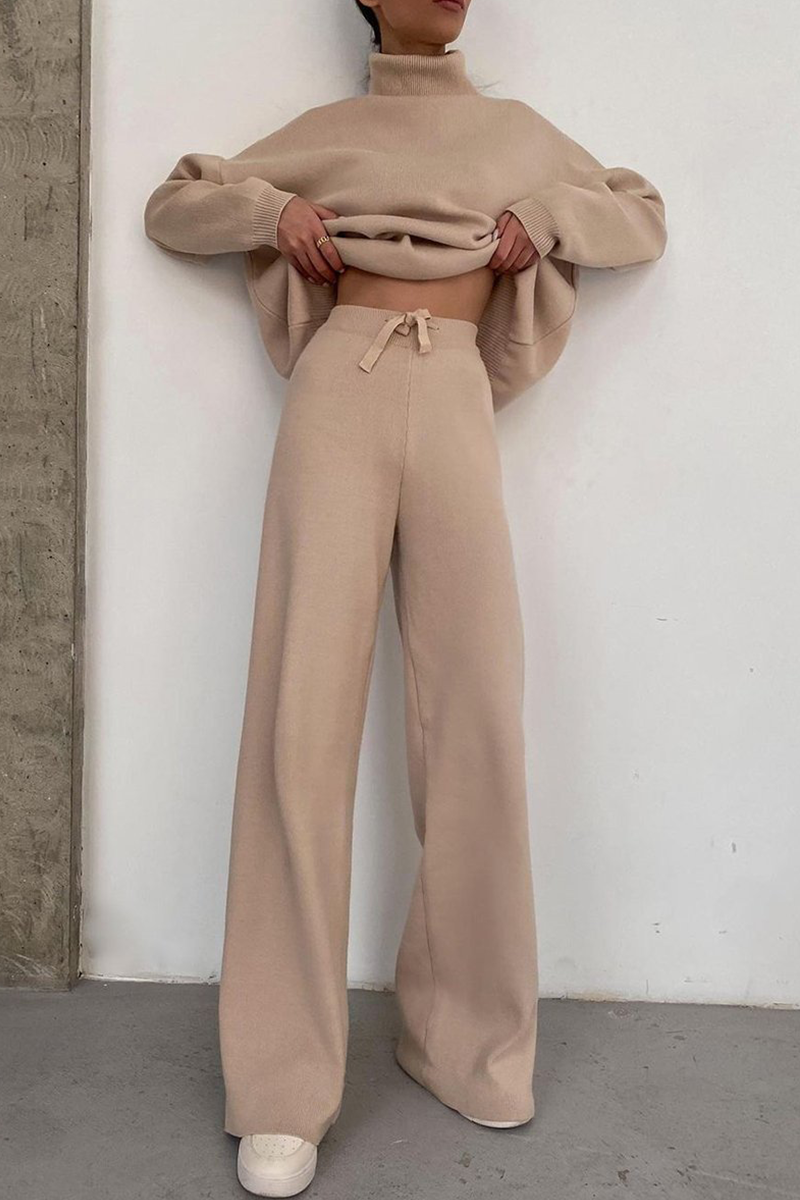Conjunto informal de dos piezas con cuello alto, manga larga y parches sólidos