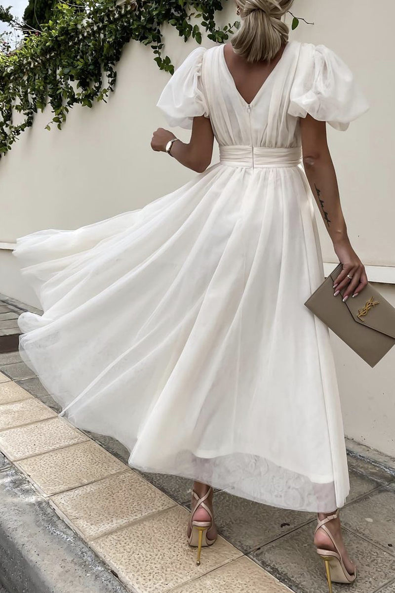 Vestido de malla con escote en V y abertura en la parte superior, de moda