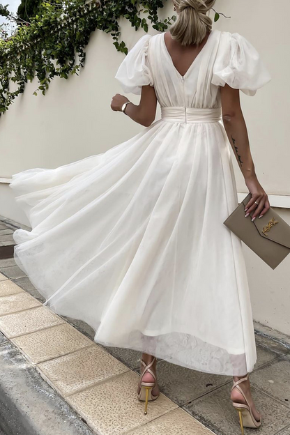 Vestido de malla con escote en V y abertura en la parte superior, de moda