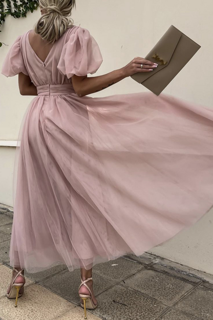 Vestido de malla con escote en V y abertura en la parte superior, de moda