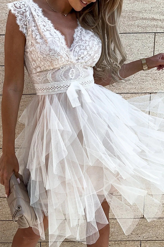 Vestidos de moda con falda de pastel y escote en V de malla sólida (3 colores)