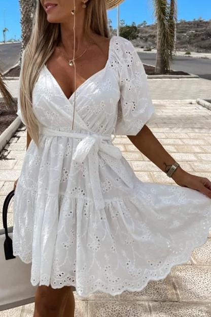 Vestidos de moda con encaje liso y cuello en V y falda pastel