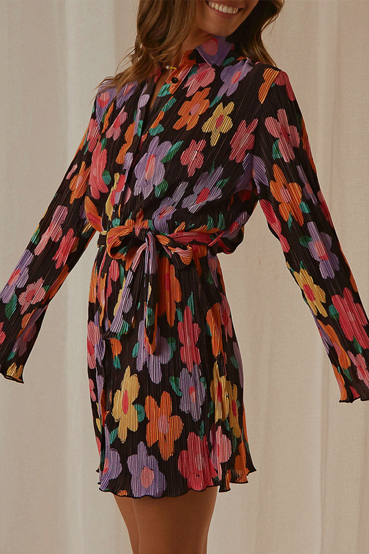 Vestido camisero informal con cuello vuelto y estampado de patchwork