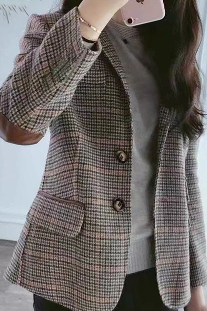 Prendas de abrigo con cuello vuelto, diseño de patchwork y cuadros escoceses