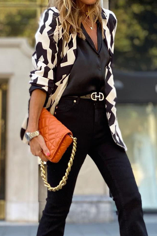 Ropa de calle con cuello vuelto y estampado de Work Street