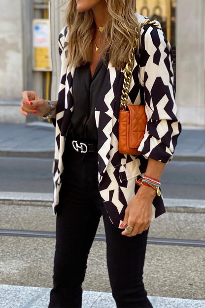 Ropa de calle con cuello vuelto y estampado de Work Street