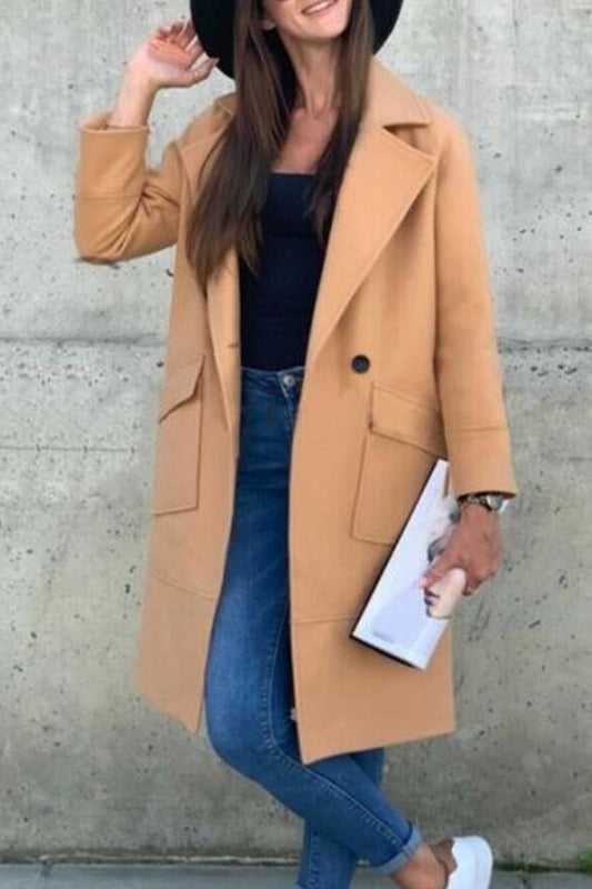 Prenda exterior elegante con cuello vuelto y hebilla sólida de Sweet Street