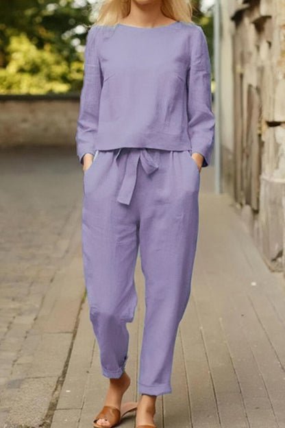 Conjunto informal de dos piezas con cuello redondo, manga larga y color liso