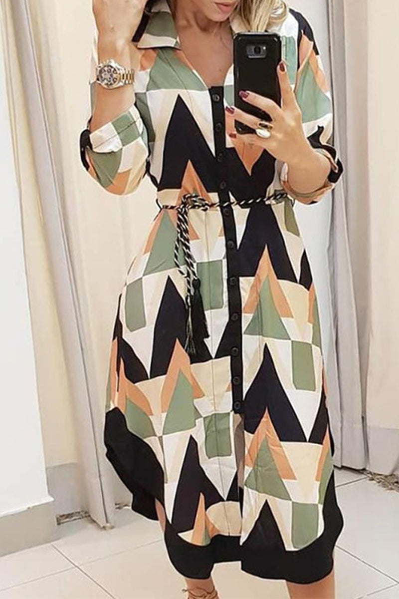 Vestidos elegantes de corte A con cuello vuelto y estampados