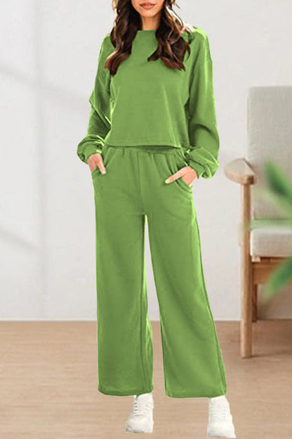 Conjunto informal de dos piezas con cuello redondo, manga larga y color liso