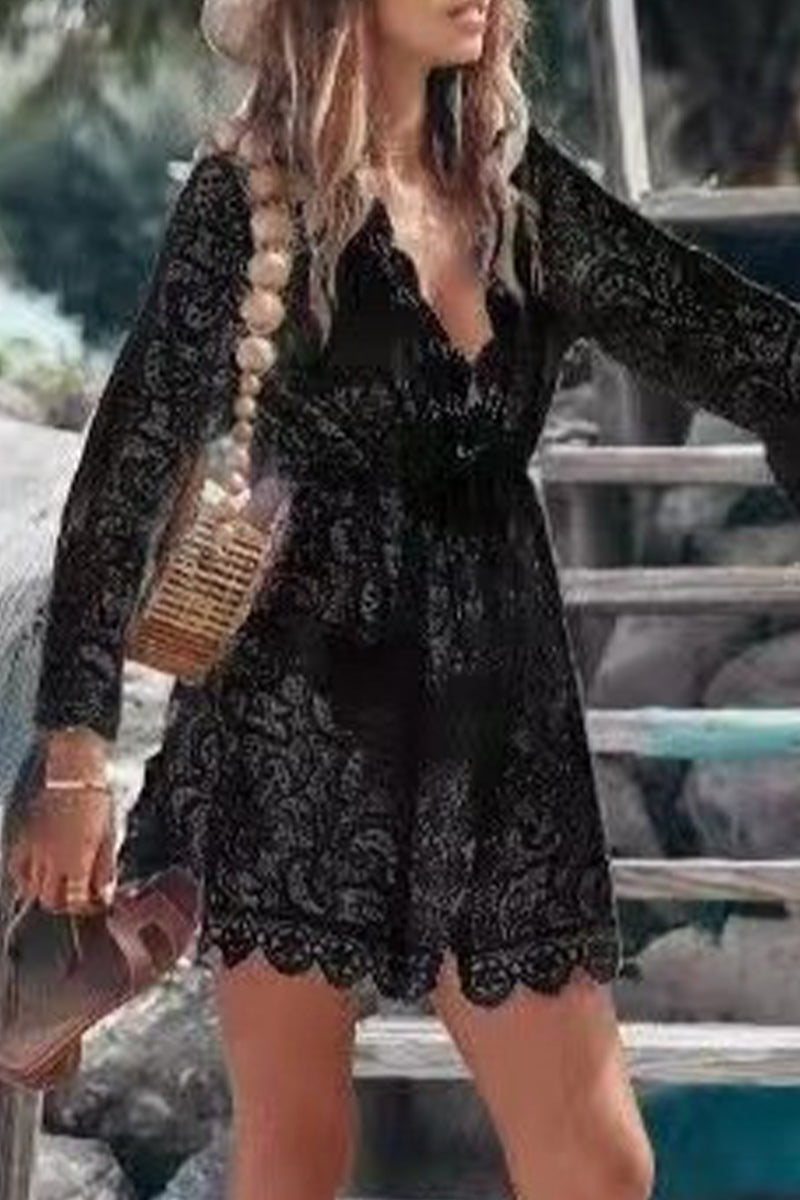 Traje de baño informal de vacaciones con encaje liso bordado