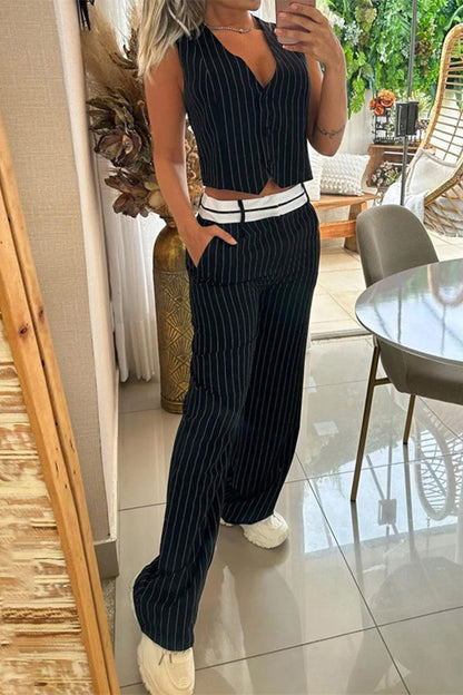 Conjunto informal de dos piezas con cuello en V, sin mangas y rayas con hebilla