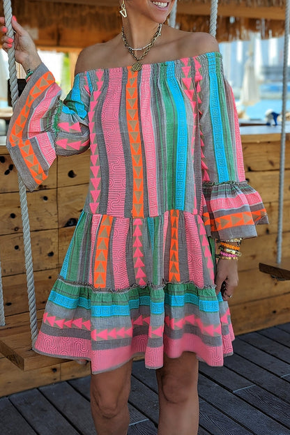 Vestidos casuales de vacaciones con hombros descubiertos y contraste de bloques de color