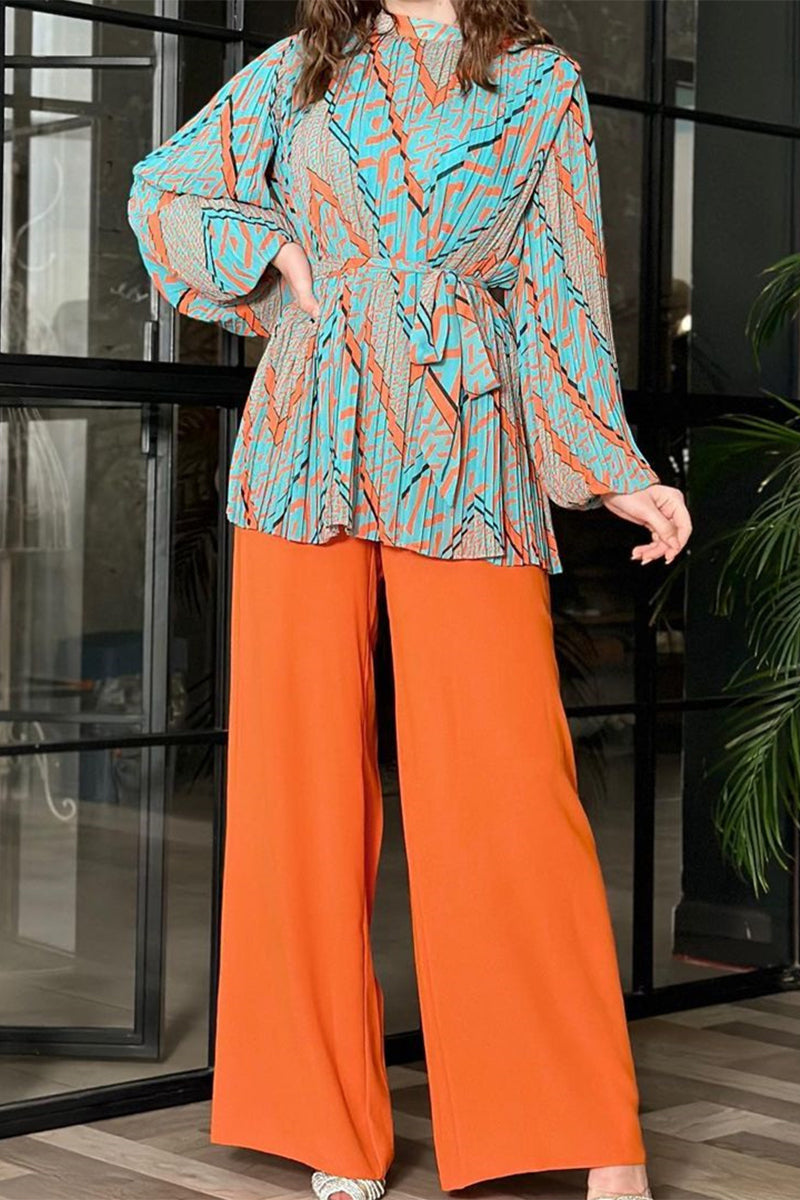 Elegante conjunto de dos piezas con cuello alto, manga larga y estampado geométrico