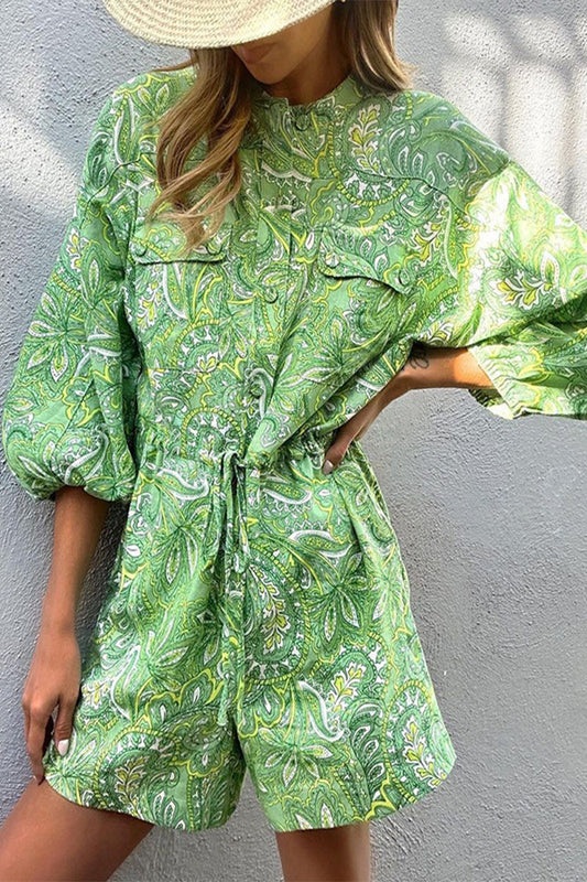 Mono holgado con cuello mandarín y frenillo con estampado informal