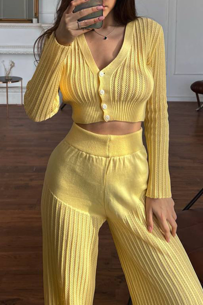 Conjunto informal de dos piezas con cuello en V, manga larga y botones ahuecados, color liso