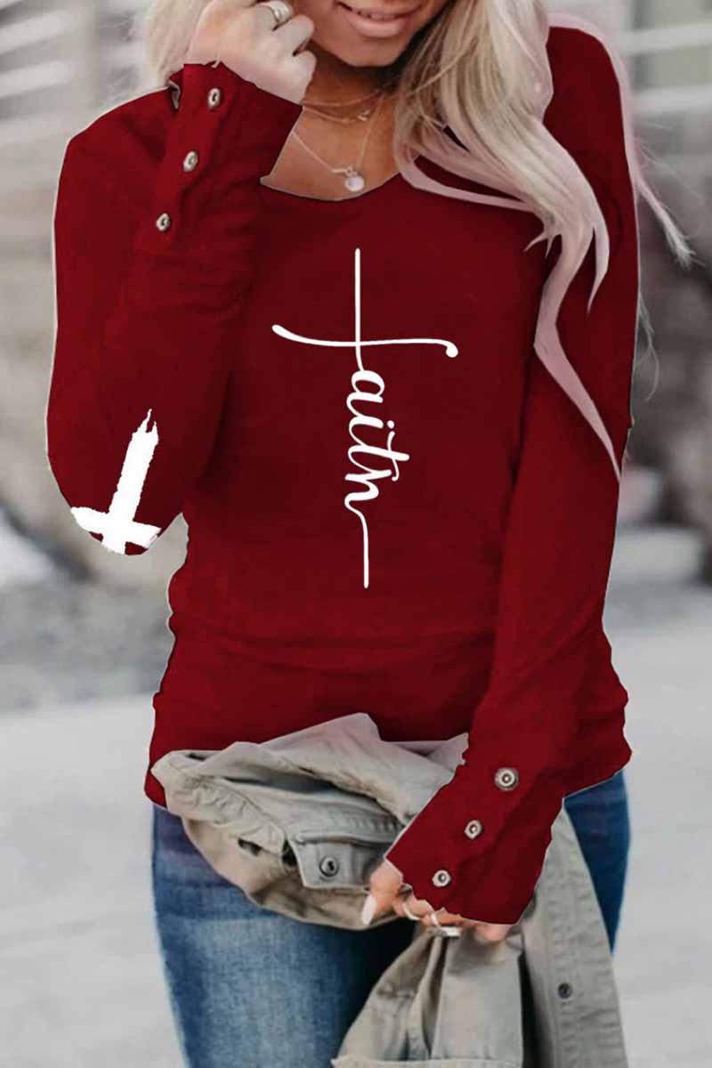 Tops con cuello redondo y letras estampadas de calle