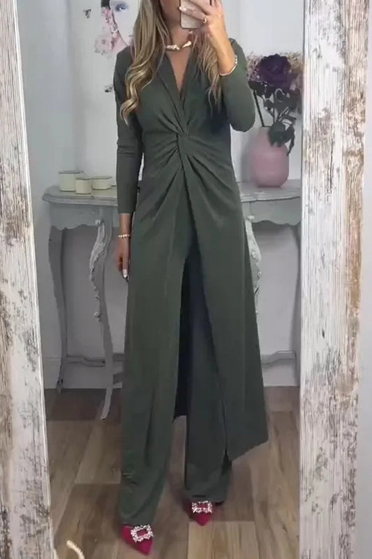 Conjunto informal de dos piezas con cuello en V, manga larga y pliegues lisos