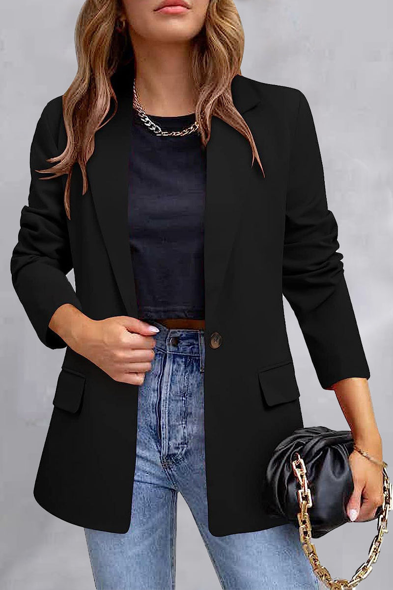 Elegante prenda exterior con cuello vuelto y bolsillos sólidos