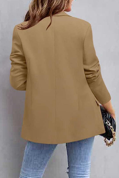 Elegante prenda exterior con cuello vuelto y bolsillos sólidos