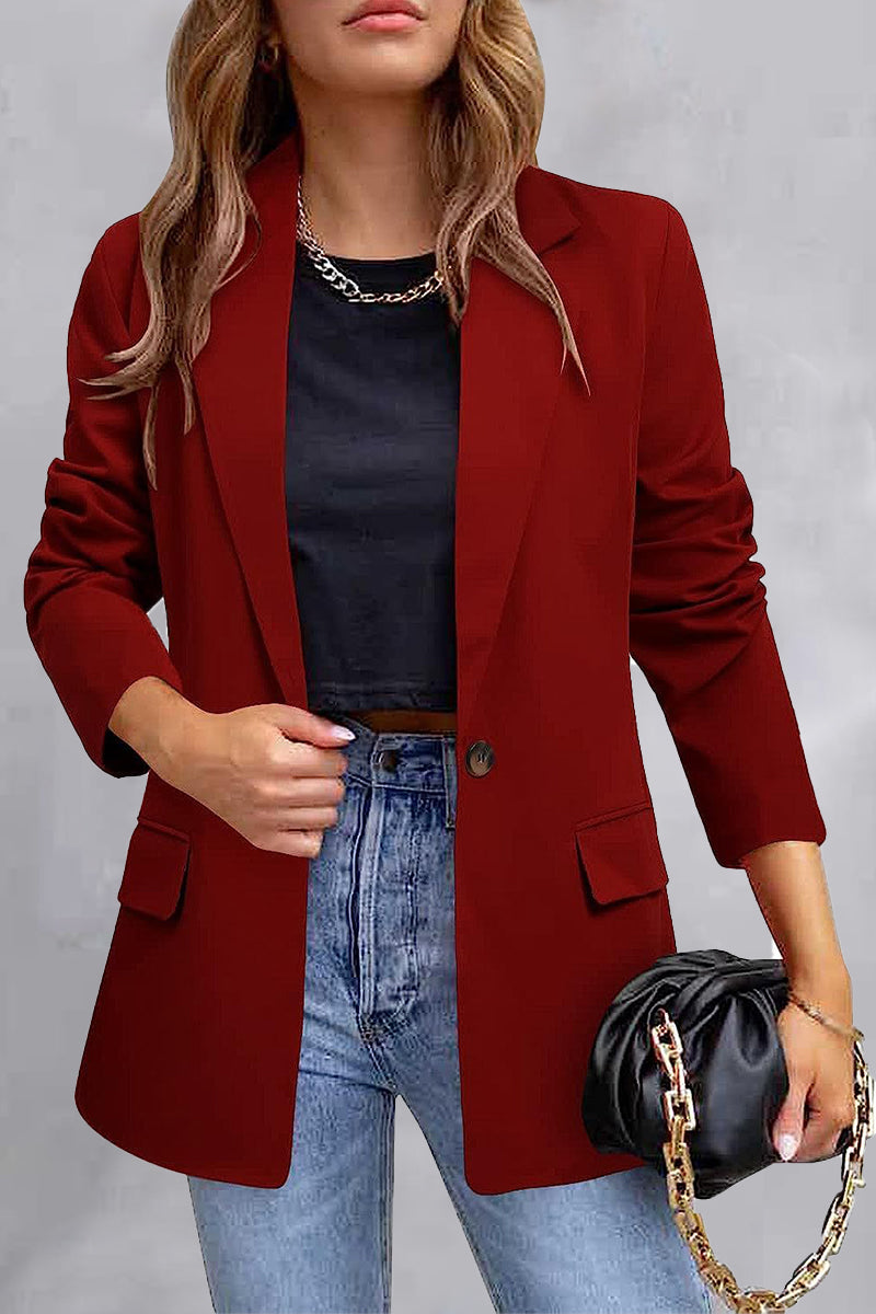 Elegante prenda exterior con cuello vuelto y bolsillos sólidos