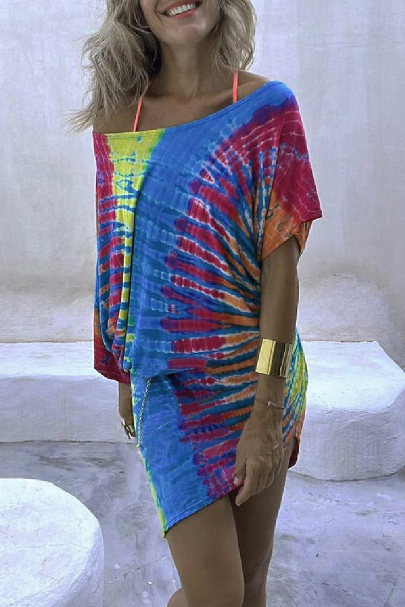 Vestido irregular con cuello oblicuo y patchwork con estampado urbano