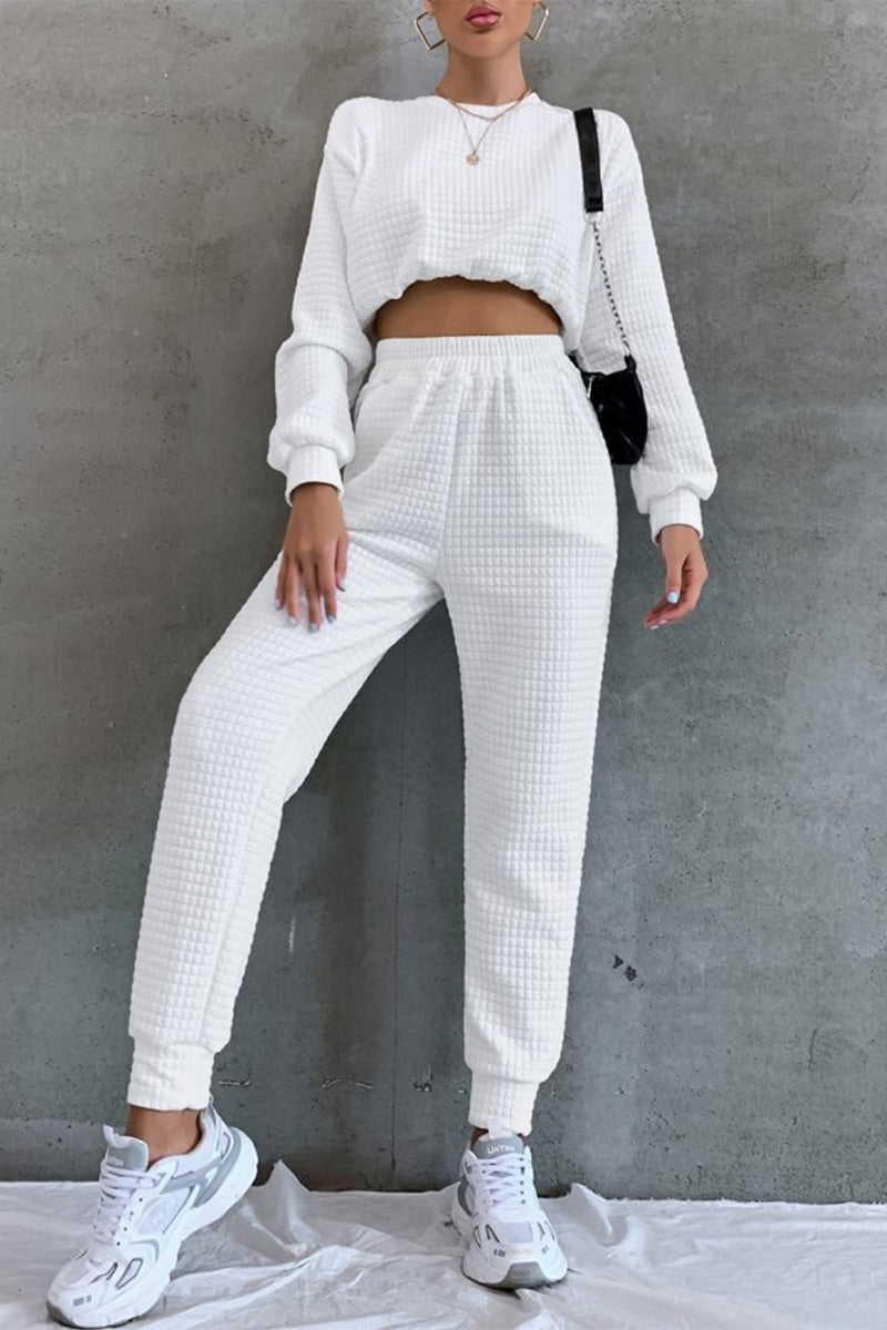 Conjunto informal de dos piezas con cuello redondo, manga larga y parches sólidos de calle