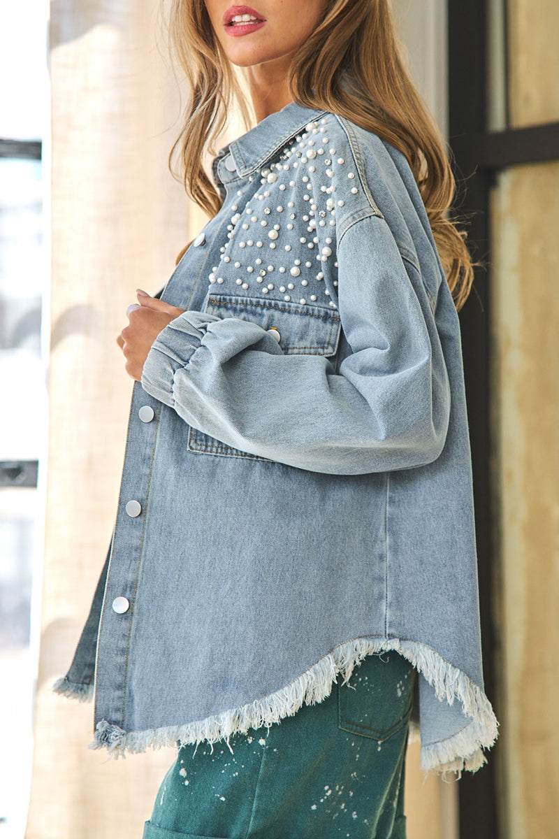 Chaqueta vaquera holgada de manga larga con cuello vuelto, borlas y abalorios de patchwork urbano