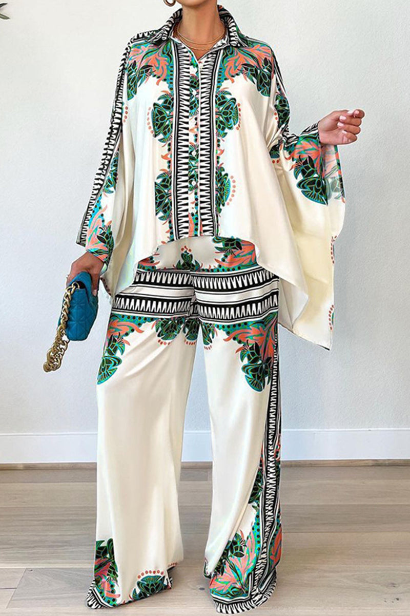 Elegante conjunto de dos piezas con cuello vuelto, manga larga y hebilla de patchwork con estampado