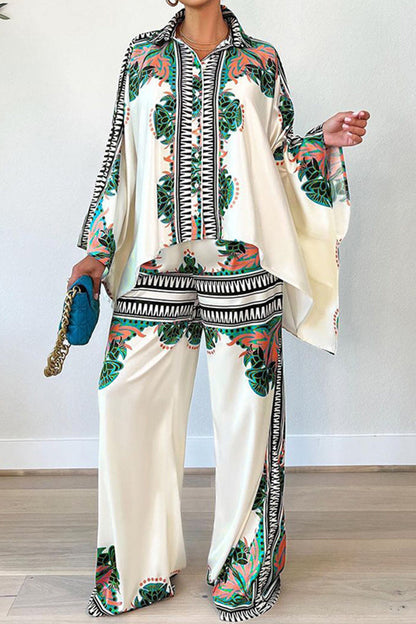 Elegante conjunto de dos piezas con cuello vuelto, manga larga y hebilla de patchwork con estampado