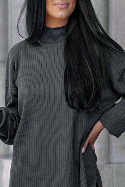 Conjunto de dos piezas de cuello alto, manga larga y estilo casual sencillo.