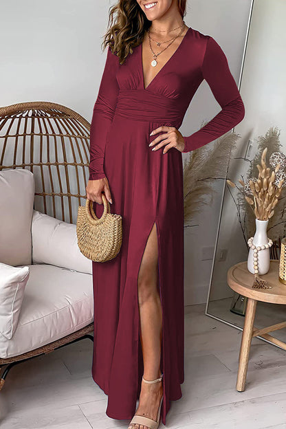 Elegante vestido de falda con escote en V y abertura en la cintura