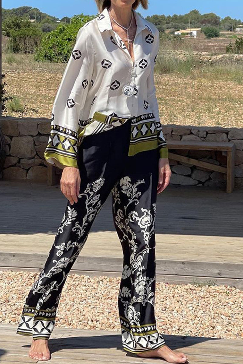 Conjunto de dos piezas informal de manga larga con cuello vuelto y estampado de patchwork universitario