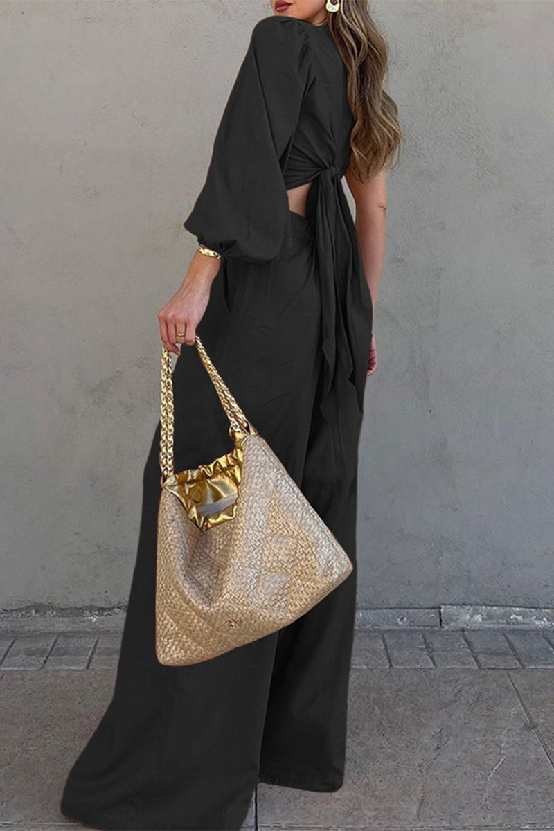 Elegante conjunto de dos piezas con cuello oblicuo, manga larga y bolsillo tipo vendaje liso