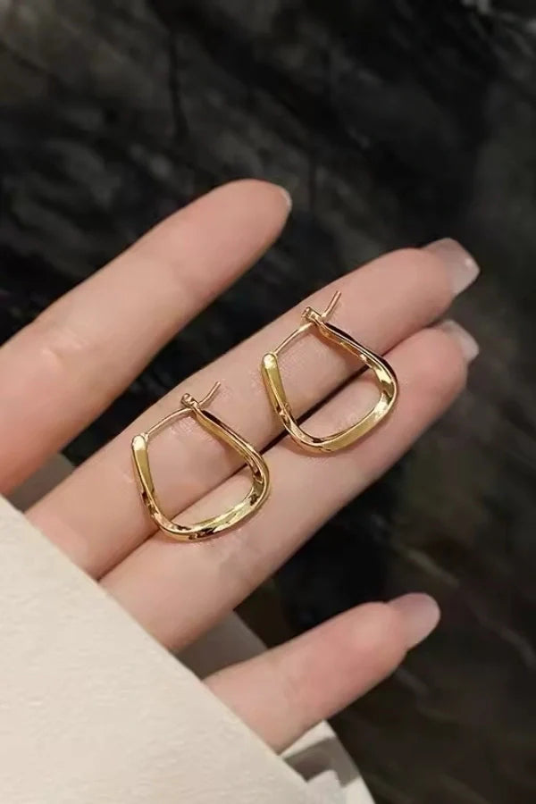 Anais Hoops
