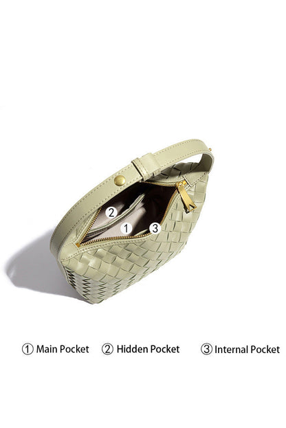 Bolso de mano con forma tridimensional