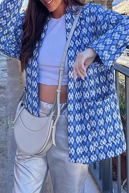 Elegante cárdigan con cuello de bolsillo y parches geométricos