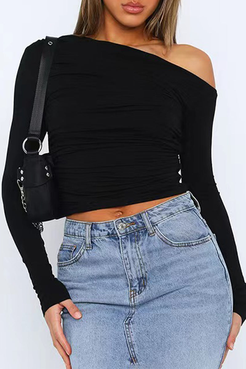Tops casuales de cuello oblicuo con pliegues sólidos y simplicidad